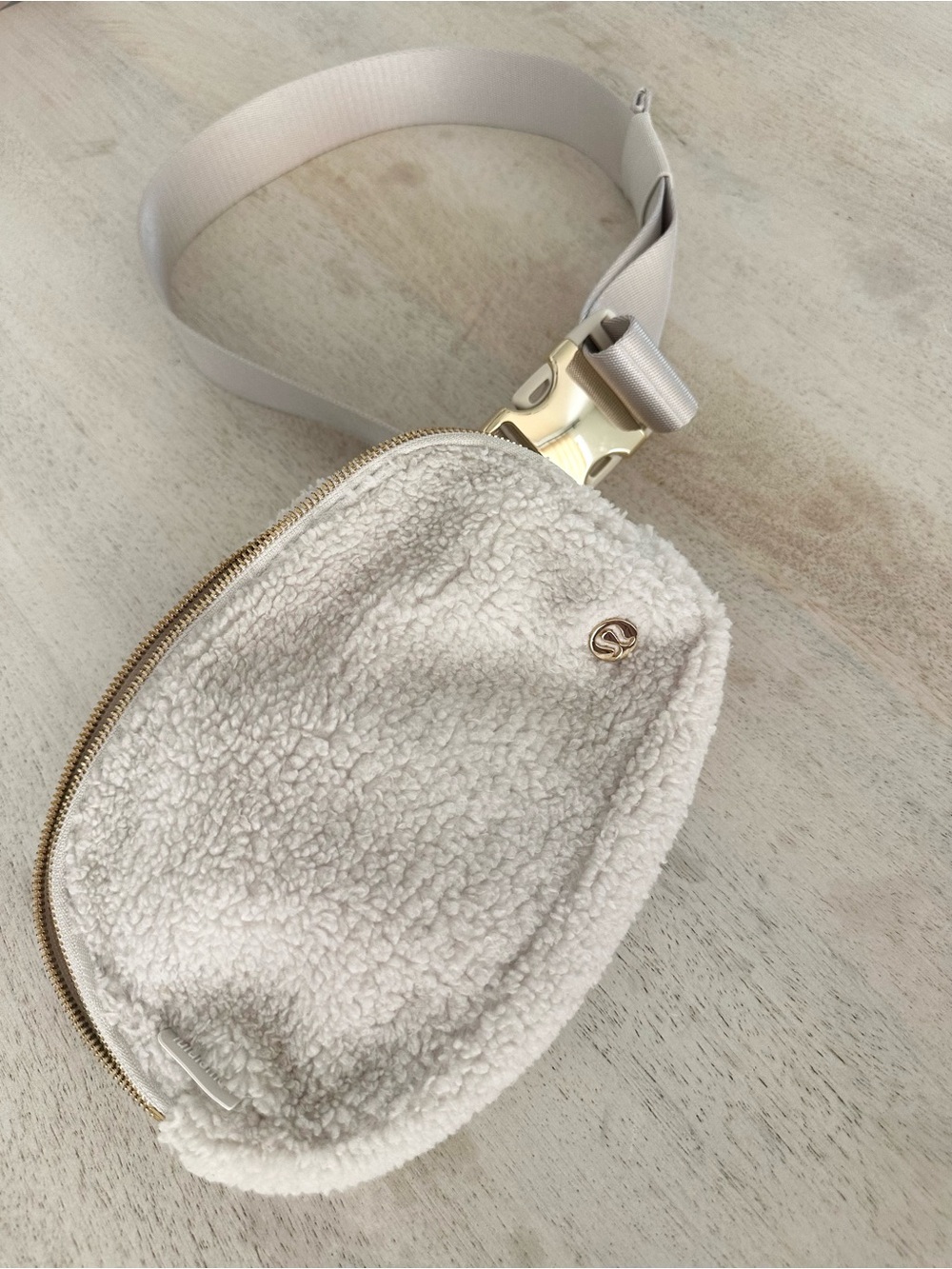 Lululemon Everywhere Belt Bag Sherpa Fleece Cream Ivory Crossbody Bag